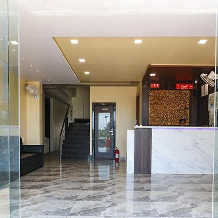 Hotel Somnath Daksh Сомнатг Екстер'єр фото
