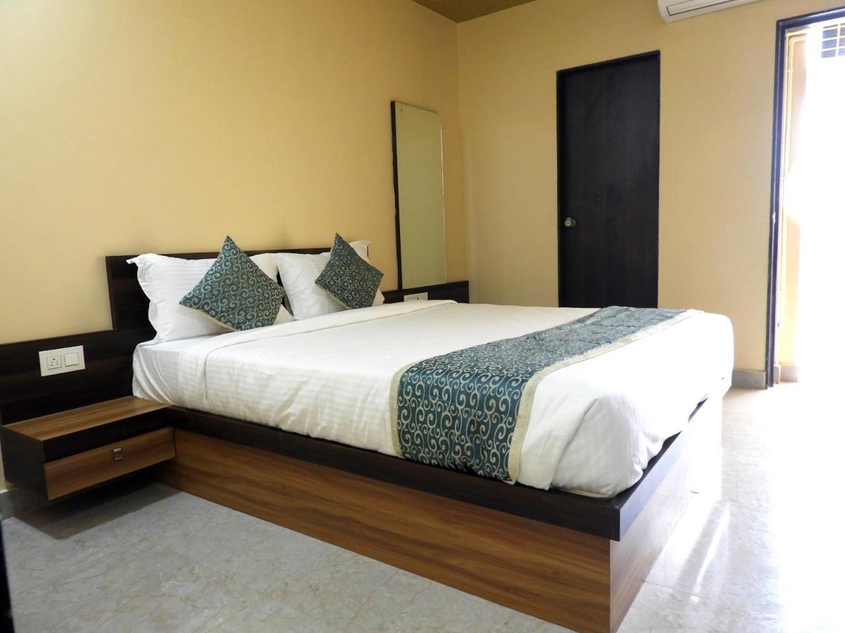 Hotel Somnath Daksh Сомнатг Екстер'єр фото