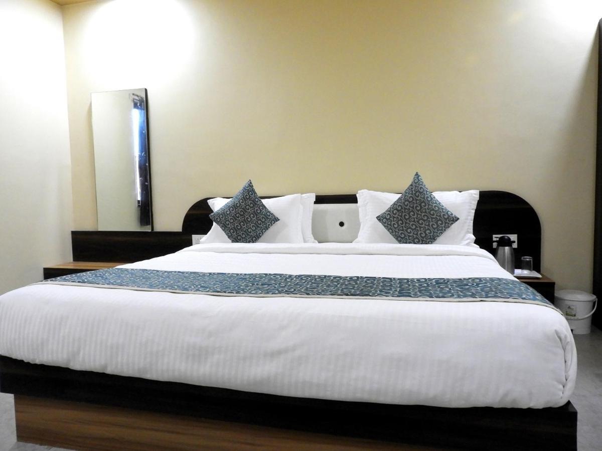 Hotel Somnath Daksh Сомнатг Екстер'єр фото