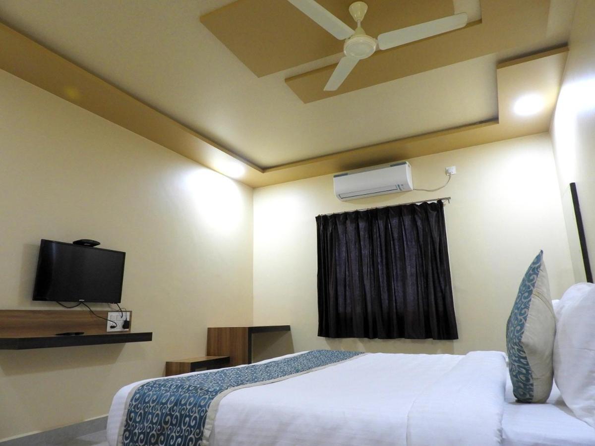 Hotel Somnath Daksh Сомнатг Екстер'єр фото